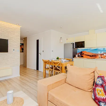 Apartamenty Aisza - Sahara , Sala I Plac Zabaw, Jacuzzi, Sauna ,Bilard * Jastrzębia Góra