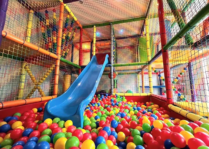 Sahara-dziecko Do 1r Bezp, Sala I Plac Zabaw, Jacuzzi, Sauna, Bilard * Jastrzębia Góra