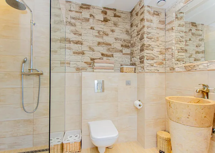 Sahara-dziecko Do 1r Bezp, Sala I Plac Zabaw, Jacuzzi, Sauna, Bilard *